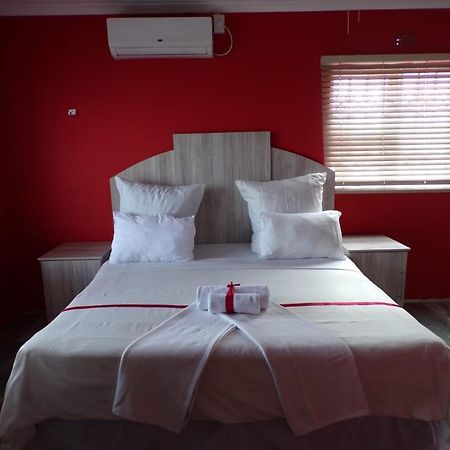 Khaya B&B Litha Park ケープタウン エクステリア 写真